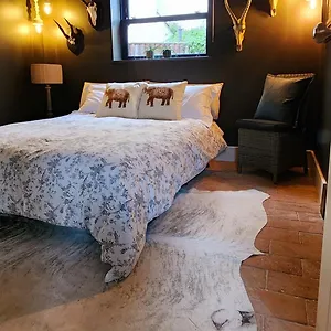  Guest house La Casa Rosa - Free Parking Close To Racecourse