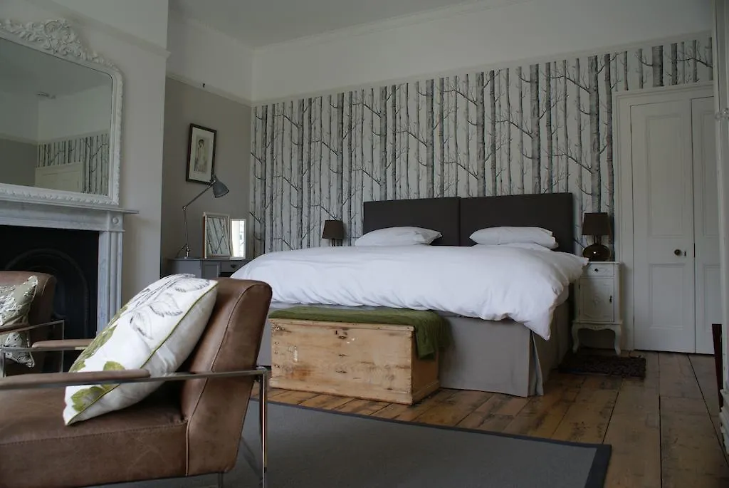 Ravenhurst Bed And Breakfast Cheltenham Bed & Breakfast