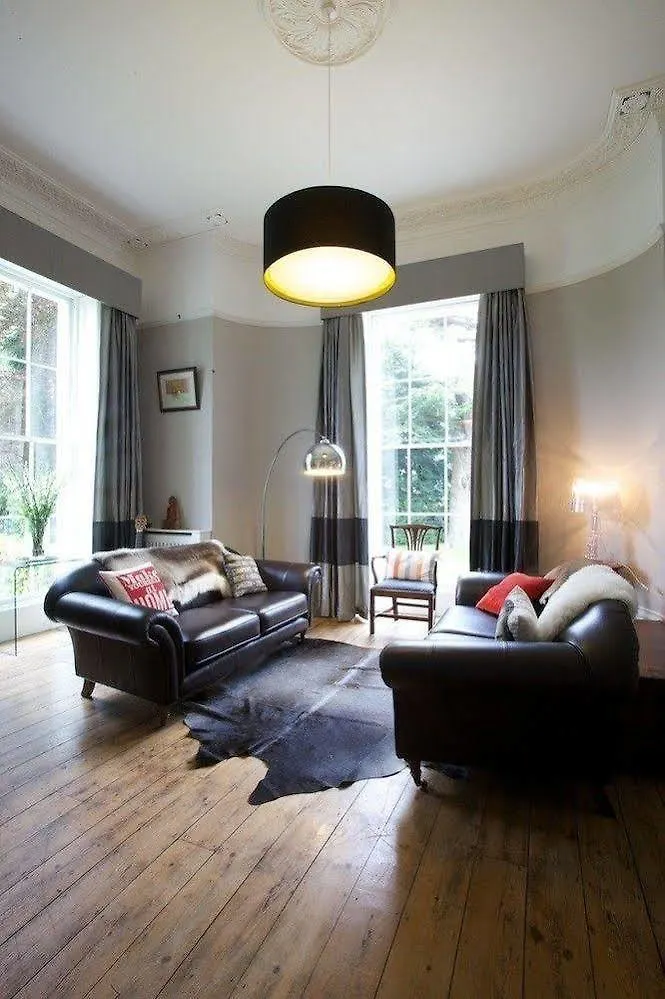 Ravenhurst Bed And Breakfast Cheltenham